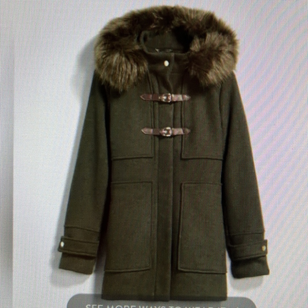 Coffee Shop New York, Green Winter Coat Gem